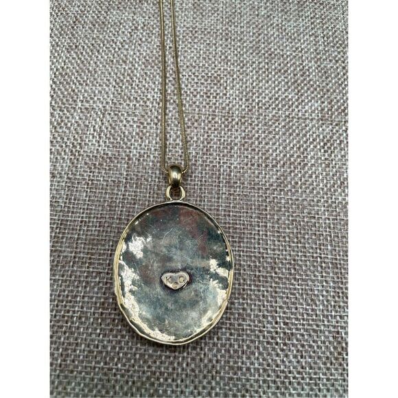 Vintage KC Signed Gold Tone Metal Enameled Oval Pendant Necklace - Picture 6 of 8